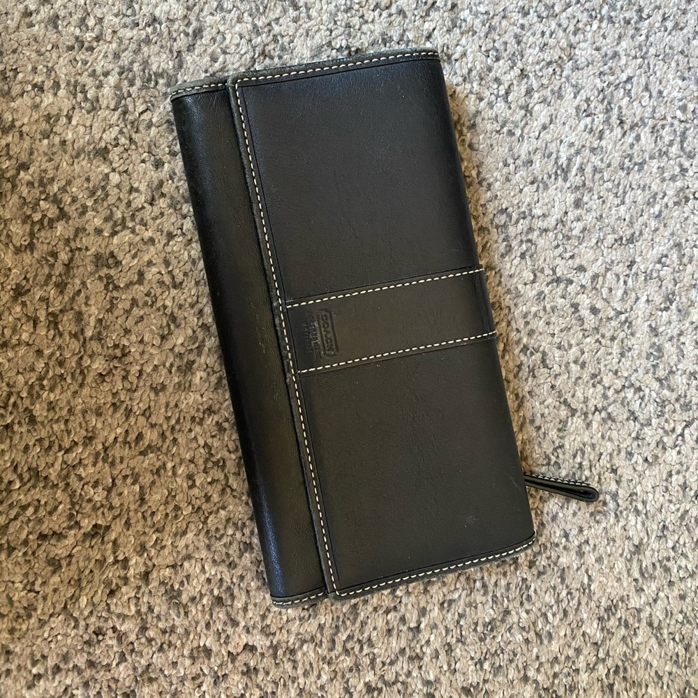 coach trifold wallet